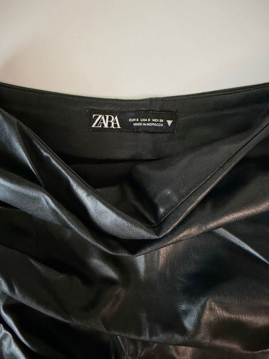 Юбка міні Zara шкіряна на запах
