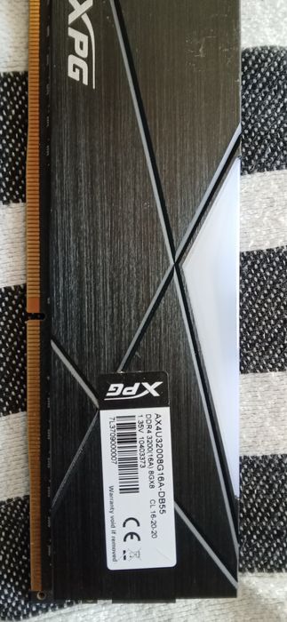 Memoria ddr4 16gb 3200mh xpg RGB