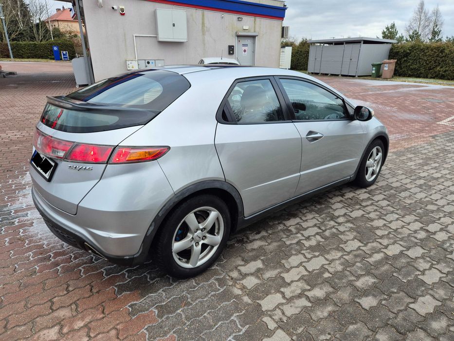 Honda Civic VIII Hatchback 2009 1.8 i-VTEC Automatic Executive