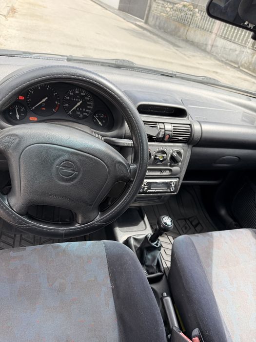 Opel corsa 1.0 direcao assistida etc 1999
