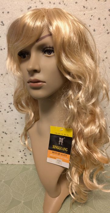Peruka kręcona blondynka