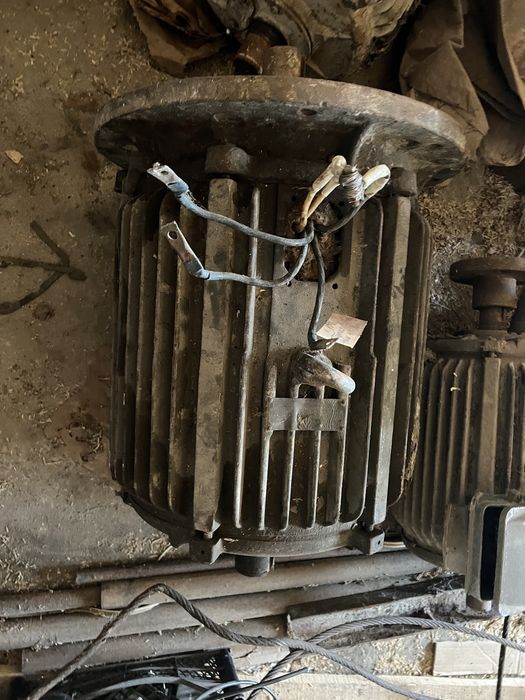 Електричний трифазний двигун