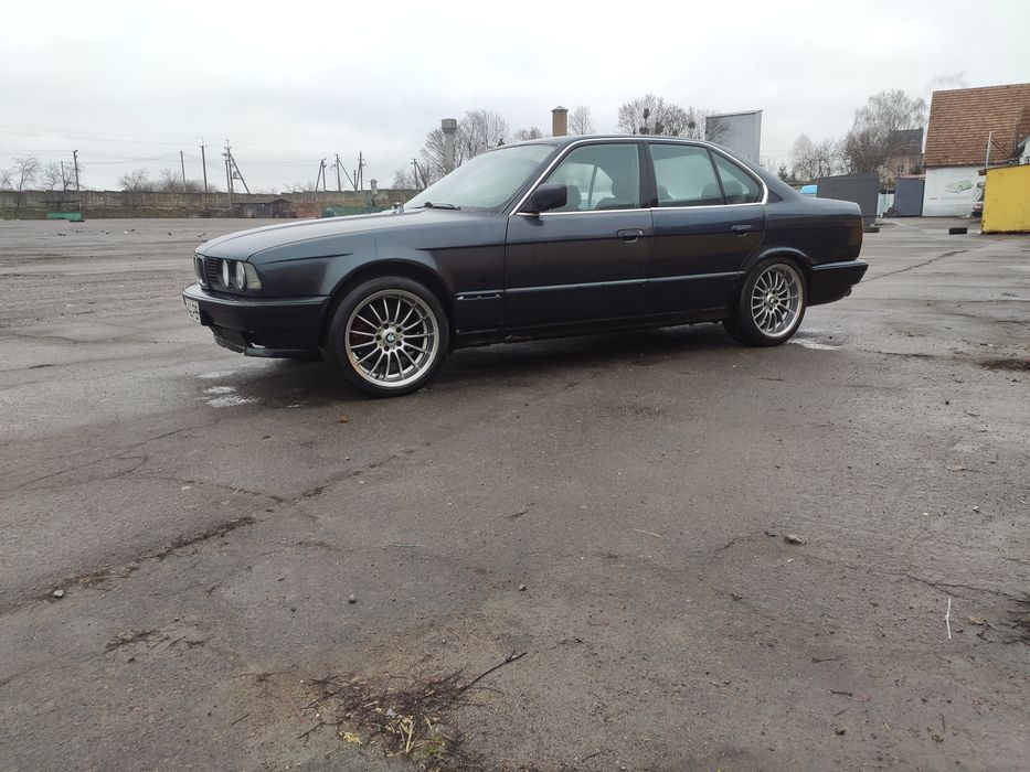 Продам BMW520i 1993