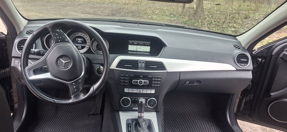 Продам Mersedes C 220