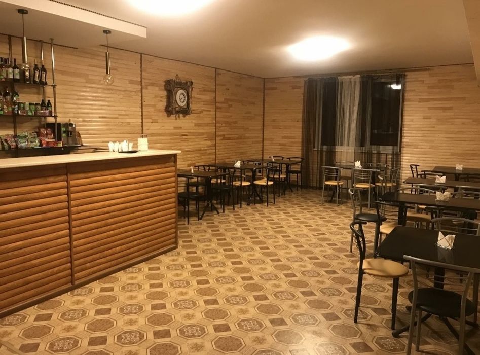 Продаж великого приміщення комерційного призначення в с.Пиріжки