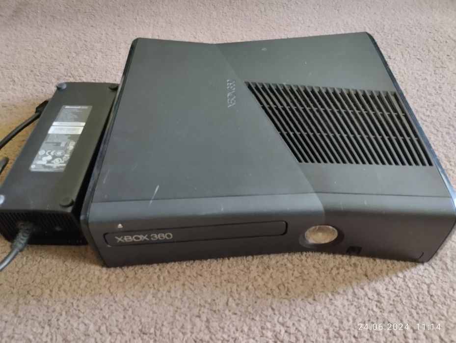 XBOX 360 S Console