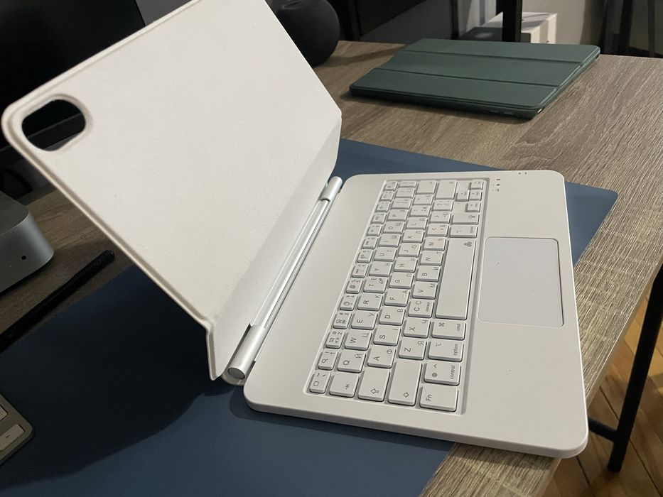 Чехол-клавіатура для ipad (10/11) покоління