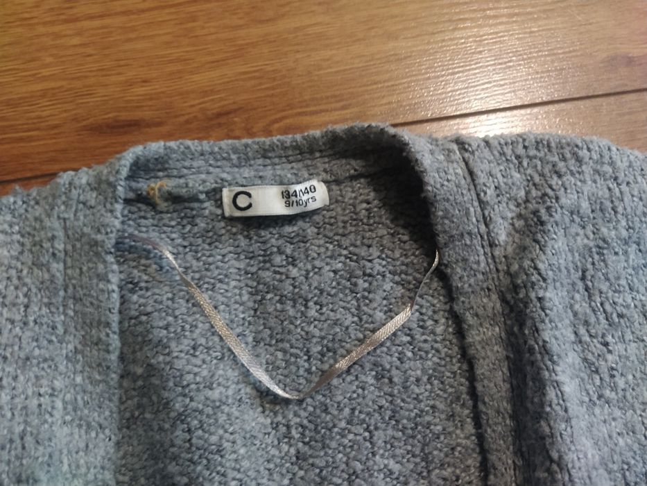 Zestaw paka sweterki r 140 146 stan idealny