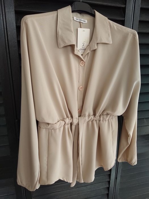 Blusa/Camisa Bege com detalhe franzido na Cintura - New Collection - Tamanho Único - Nova!
