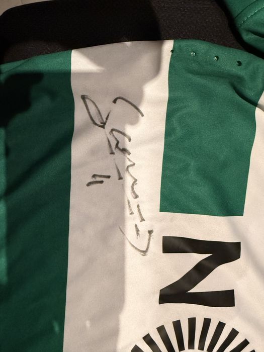 Camisola Sporting assinada pelo Coates.