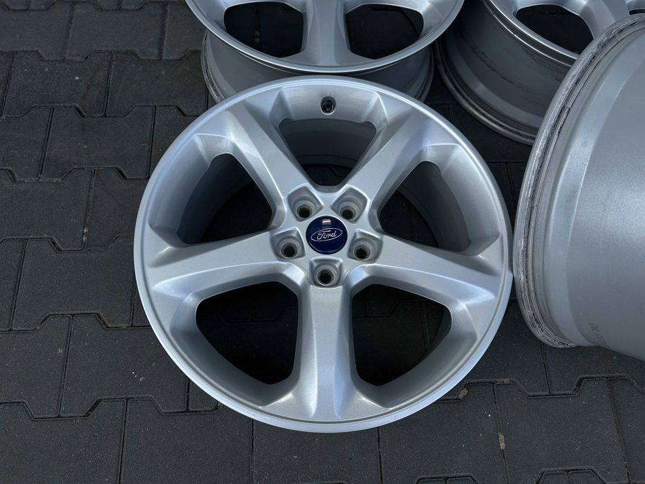 5x108 18 FORD FOCUS MONDEO S-Max C-Max FOCUS Puma Kuga Mondeo ST TPMS