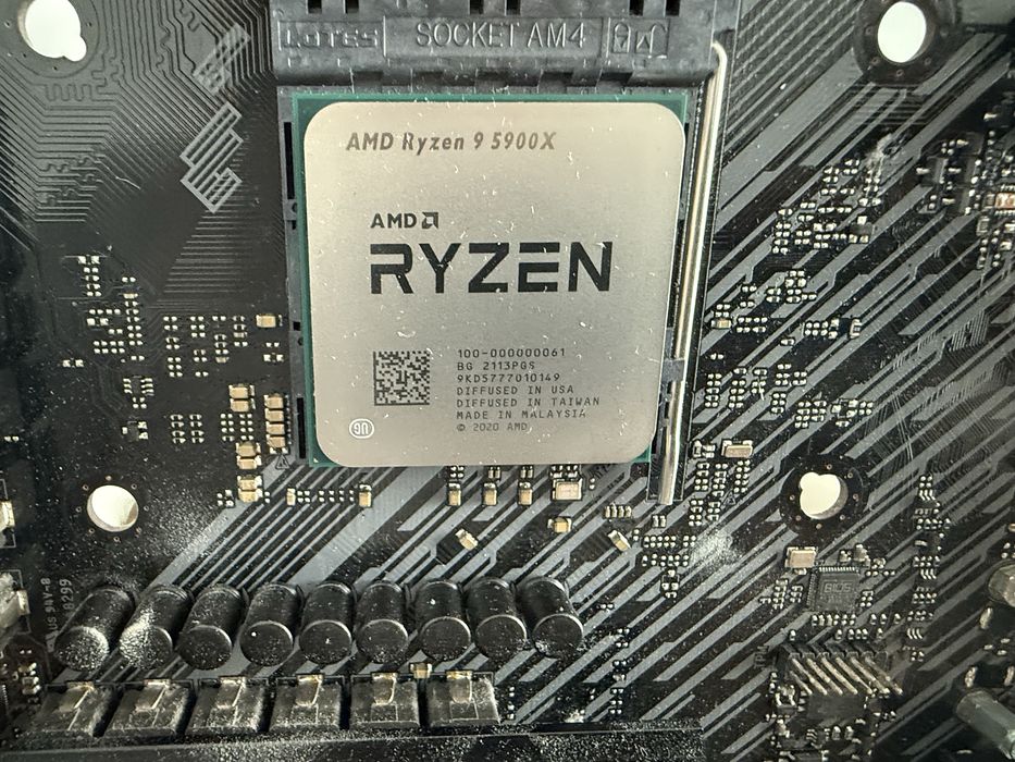 AMD Ryzen 9 5900X 12/24