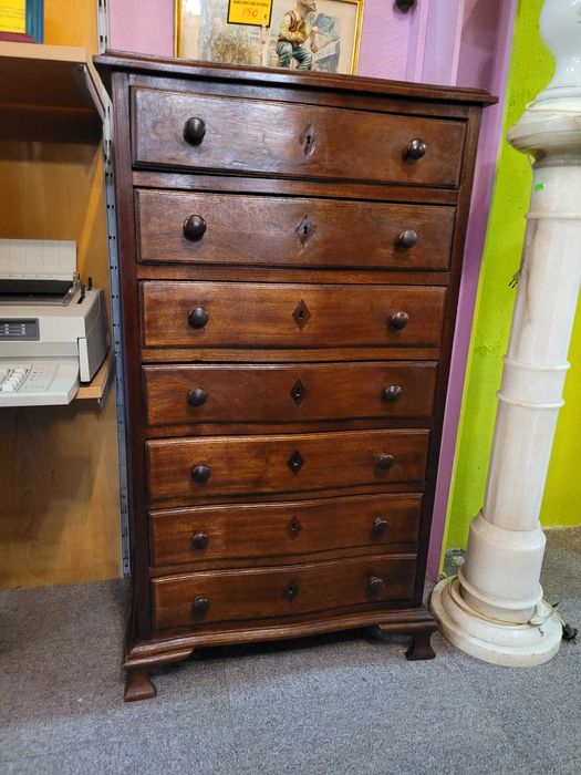 Camiseiro em madeira com sete gavetas - Muito bom estado geral