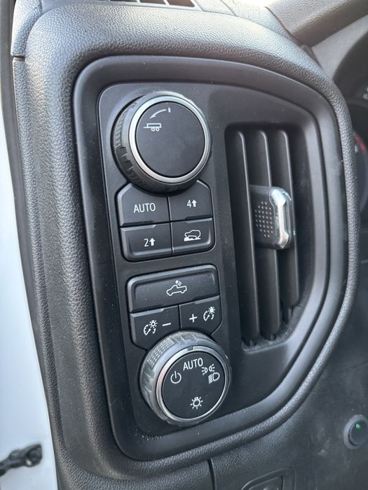 Chevrolet Silverado - 2019 rok - 4x4  - nie f150 dodge ram - ZAMIANA