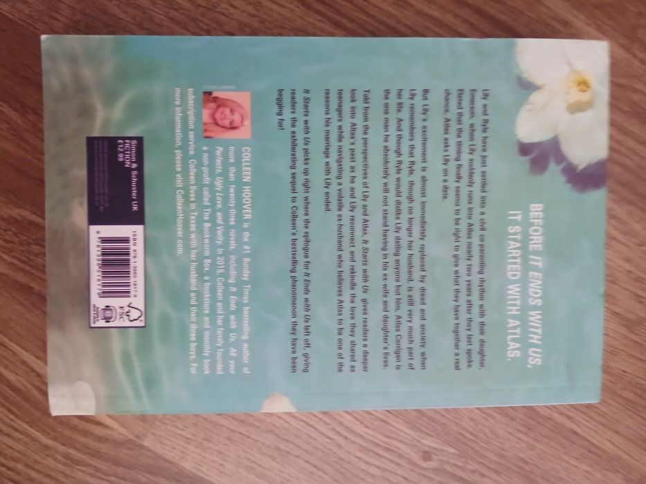 Livro "It starts with us" de Colleen Hoover