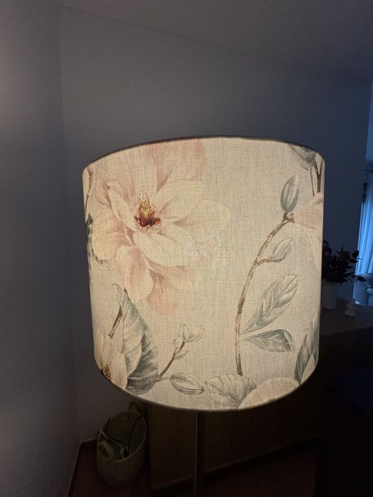 Candeeiro de pé com abajour, como novo ( Ikea)