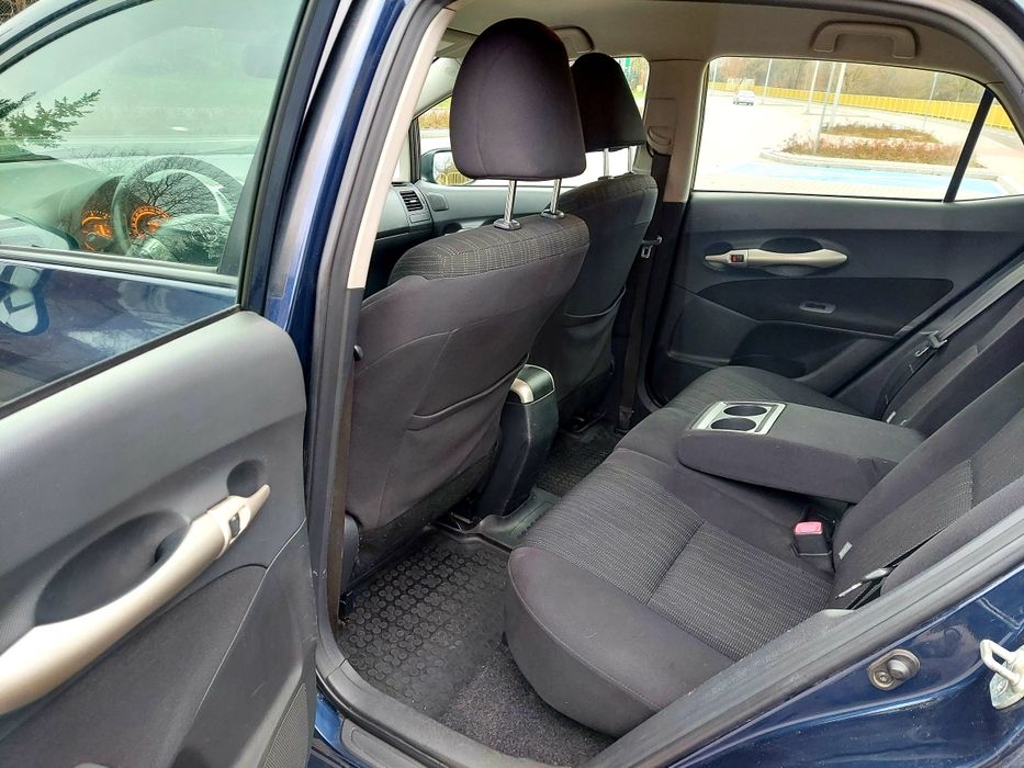 Toyota Auris 2.0 ON  Alu Climatronic KeyLess Tempomat  Hak