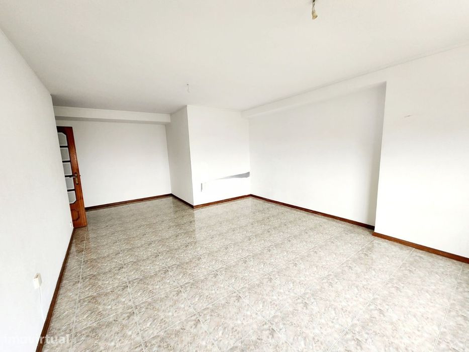 Apartamento T2 em Vilar do Paraíso