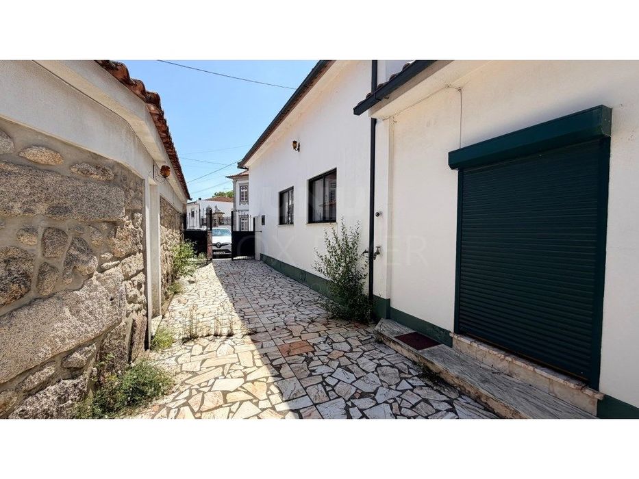 Moradia T2 térrea para venda em Mujães
