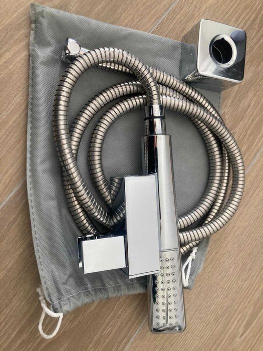 Conjunto de 2 torneiras e chuveiro