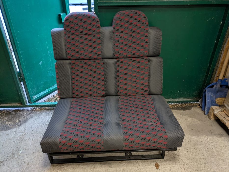 Автомобільний розкладний диван для автобусу , мінівена