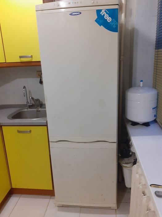 Продається італійський холодильник з морозильною камерою Ardo в ідеаль