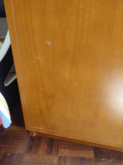 Roupeiro Duas portas com gavetas usado para desocupar