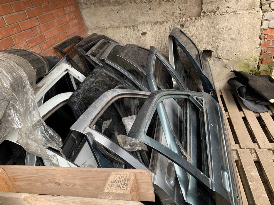 Продам двери на Ваз 2110Приору 2170