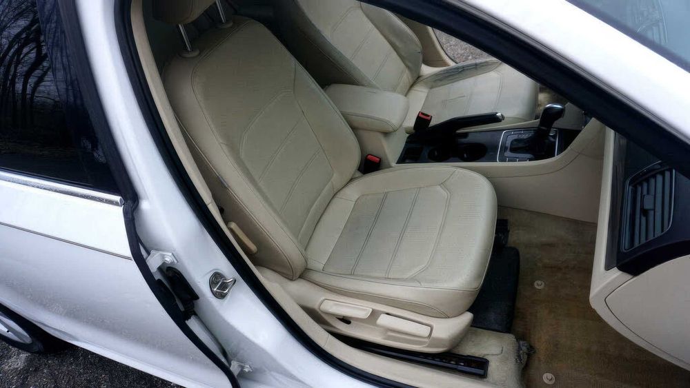 Volkswagen Passat Limited Edition      2015