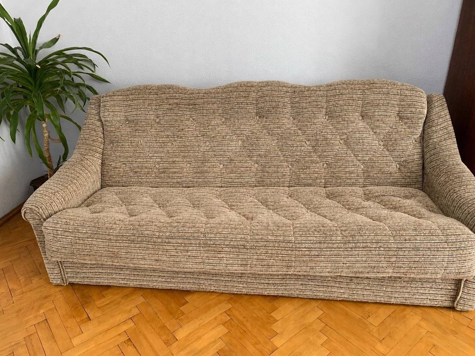 Продам диван розкладний і два мʼякі крісла в доброму стані