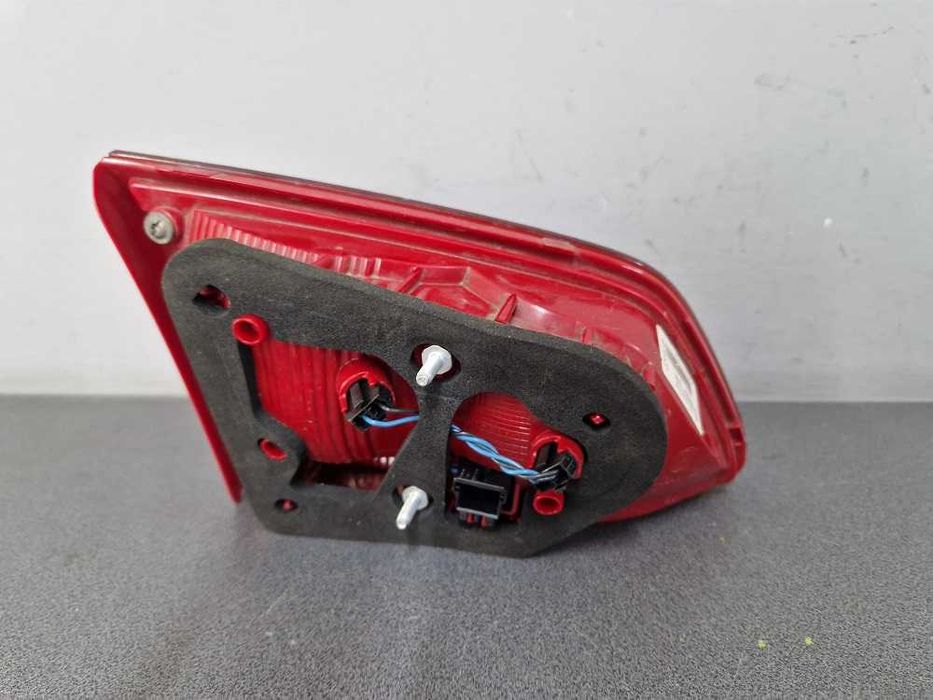 Volkswagen Passat B7 Kombi Lampa Prawy Tył W Klapę