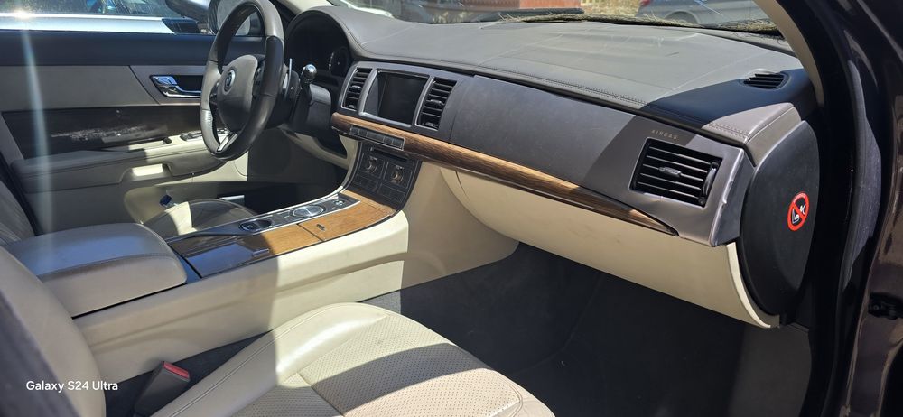 Jaguar XF 2.7d 207cv Luxury Premium 200 mil km