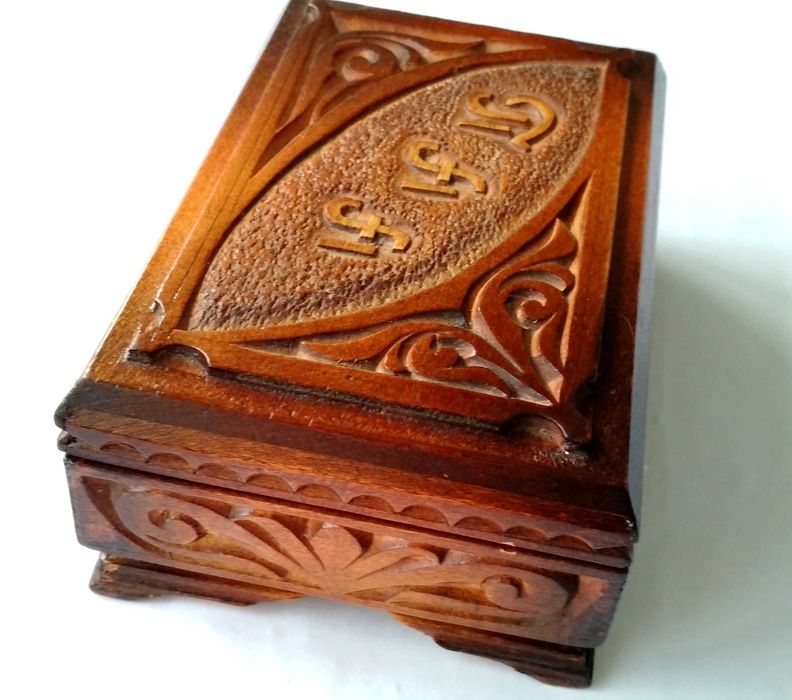 Деревянная Шкатулка.