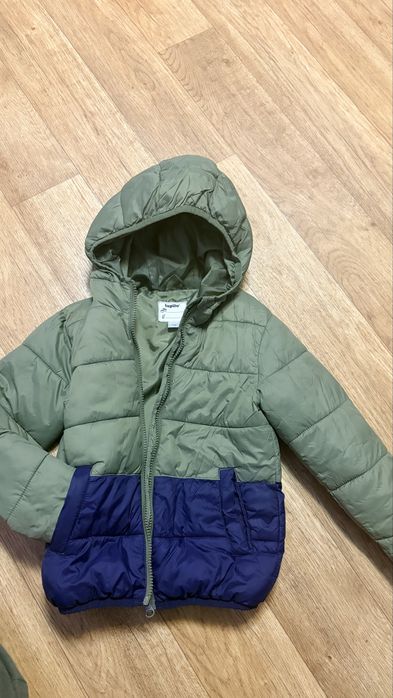 Продам куртку дитячу