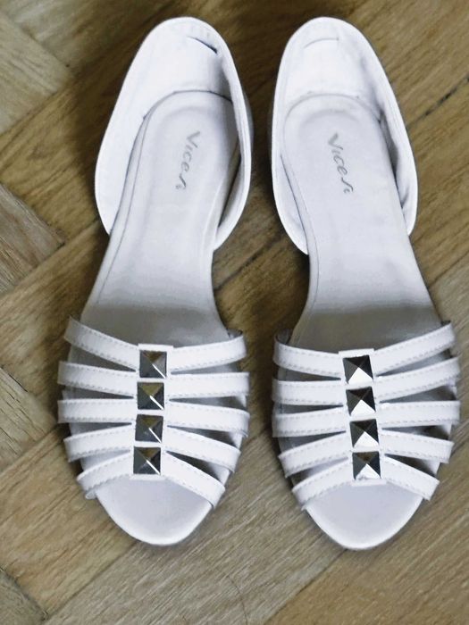 Baleriny Sandały lakierki  VICES 38 j.NOWE