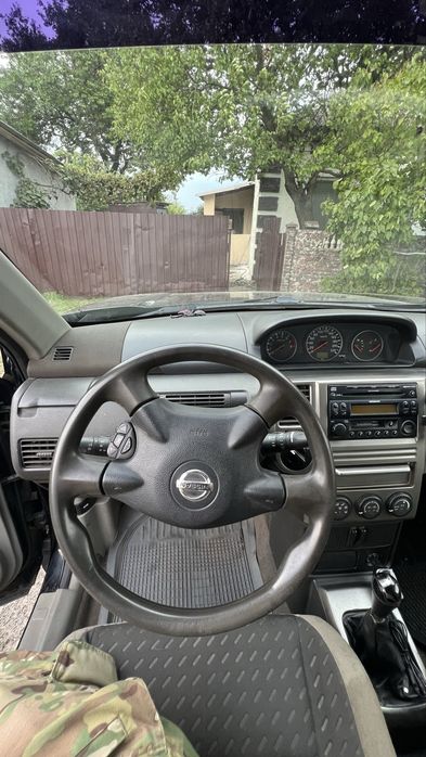 NISSAN X-TRAIL  2004 года