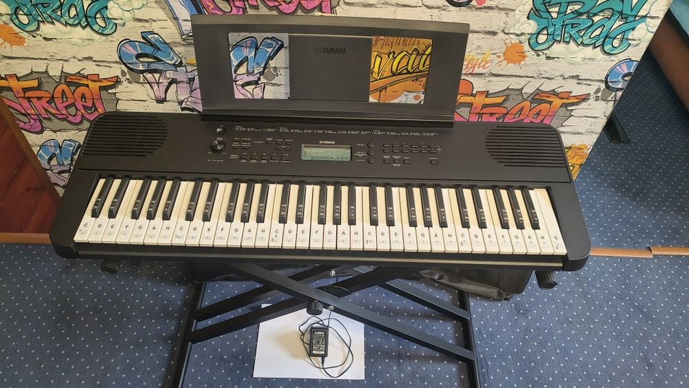 Yamaha PSR-E360 Dark