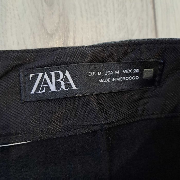 Czarna spódniczka Zara