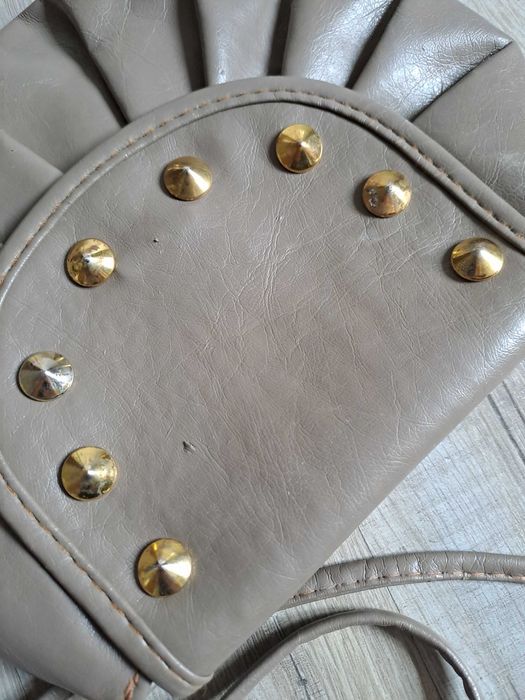 Mała torebka na pasku