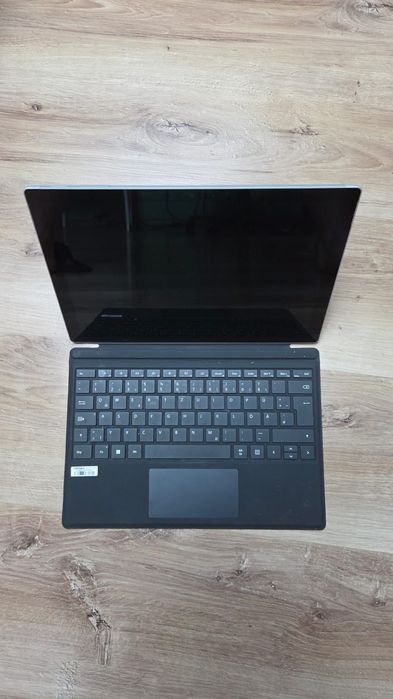 Microsoft Surface Pro 5 | Intel Core i5 | 8 GB RAM | 256 GB SSD | Windows 10 + torba i ładowarka