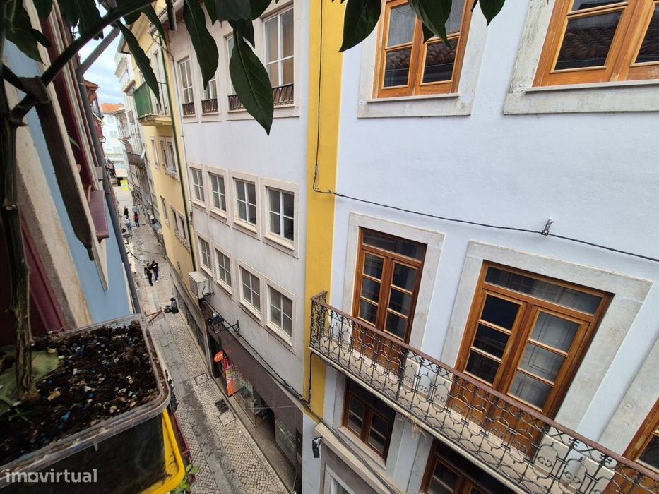 Prédio Habitacional, recuperado, para venda, Coimbra - Sé Nova, San... — Coimbra (Sé Nova, Santa Cruz, Almedina E São Bartolomeu), Coimbra