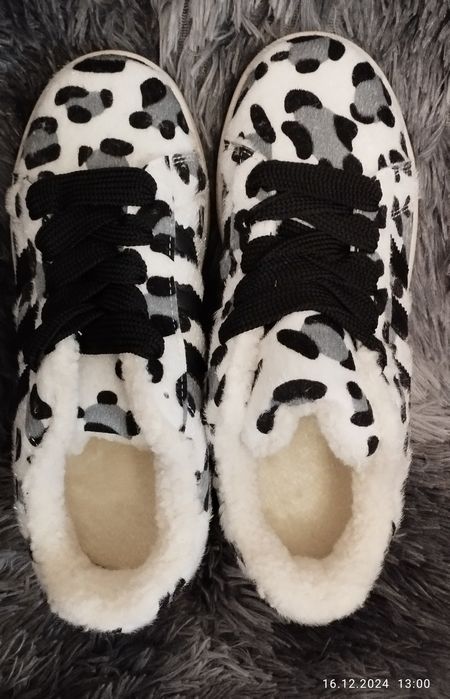 Утеплені жіночі кросівки. Хіт нового сезону!