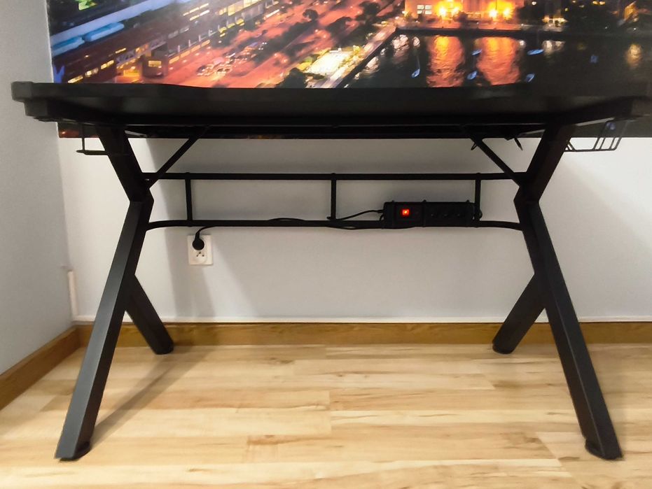 Biurko gamingowe LED