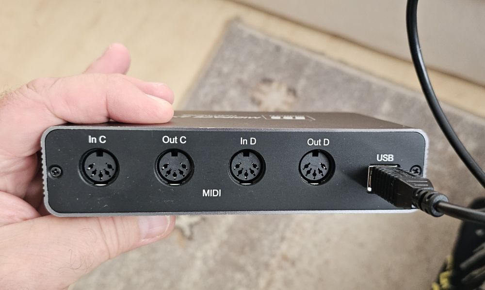 Miditech MIDIFACE 4x4 Thru/Merge – interfejs MIDI USB 4 IN / 4 OUT