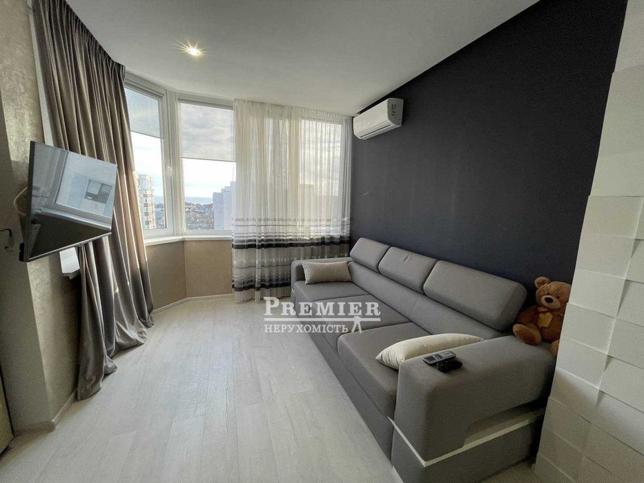 Продам квартиру з ремонтом