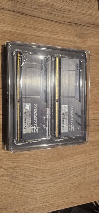 G.Skill Trident Z RGB 16gb (2x8gb) ddr4 3200mhz CL14 !!