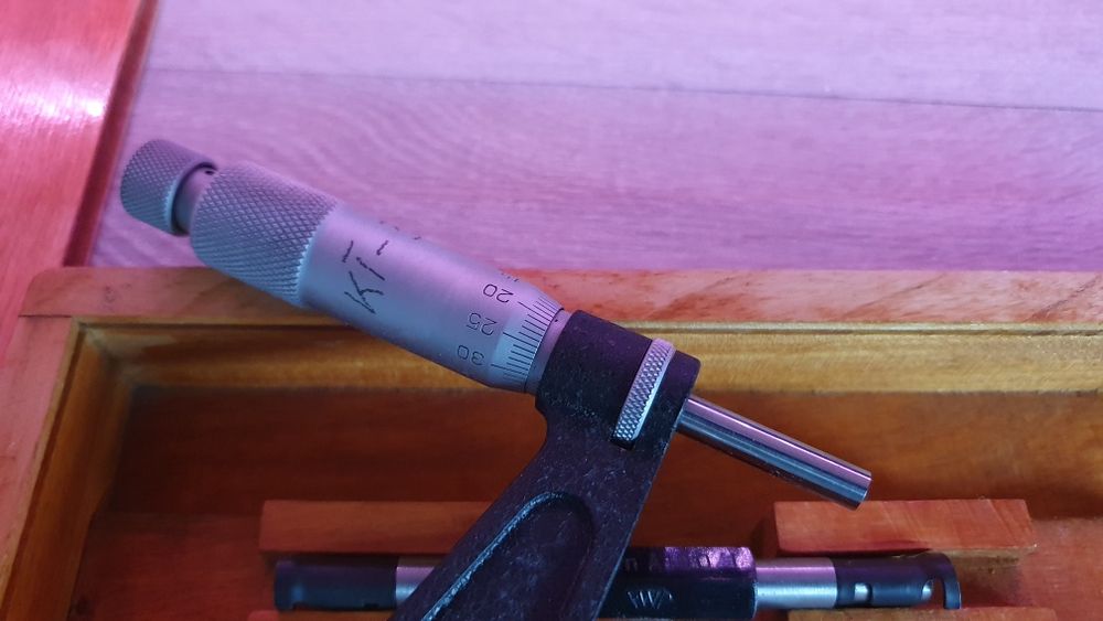 FWP VIS Mikrometr 100-125 mm 0.01 Kl.1 | Nieużywany. Kontrola techniczna. Stan kolekcjonerski.