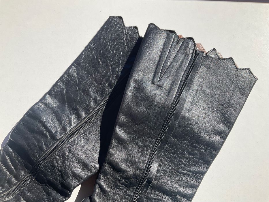 Vintage Leather High-heel Boots - Black High-heel Boots