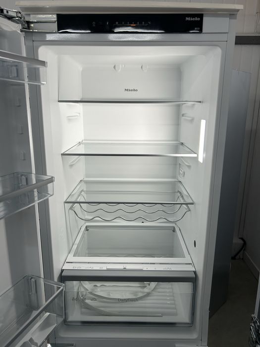 Холодильник Miele KD 7724 E