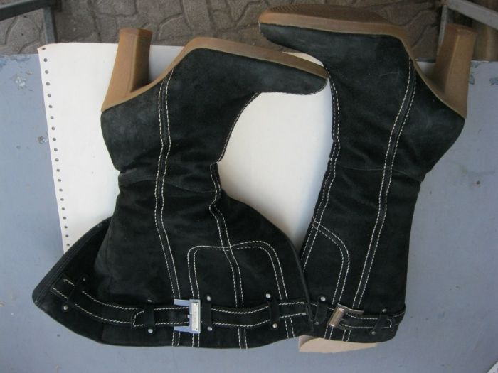 Продам женские сапоги